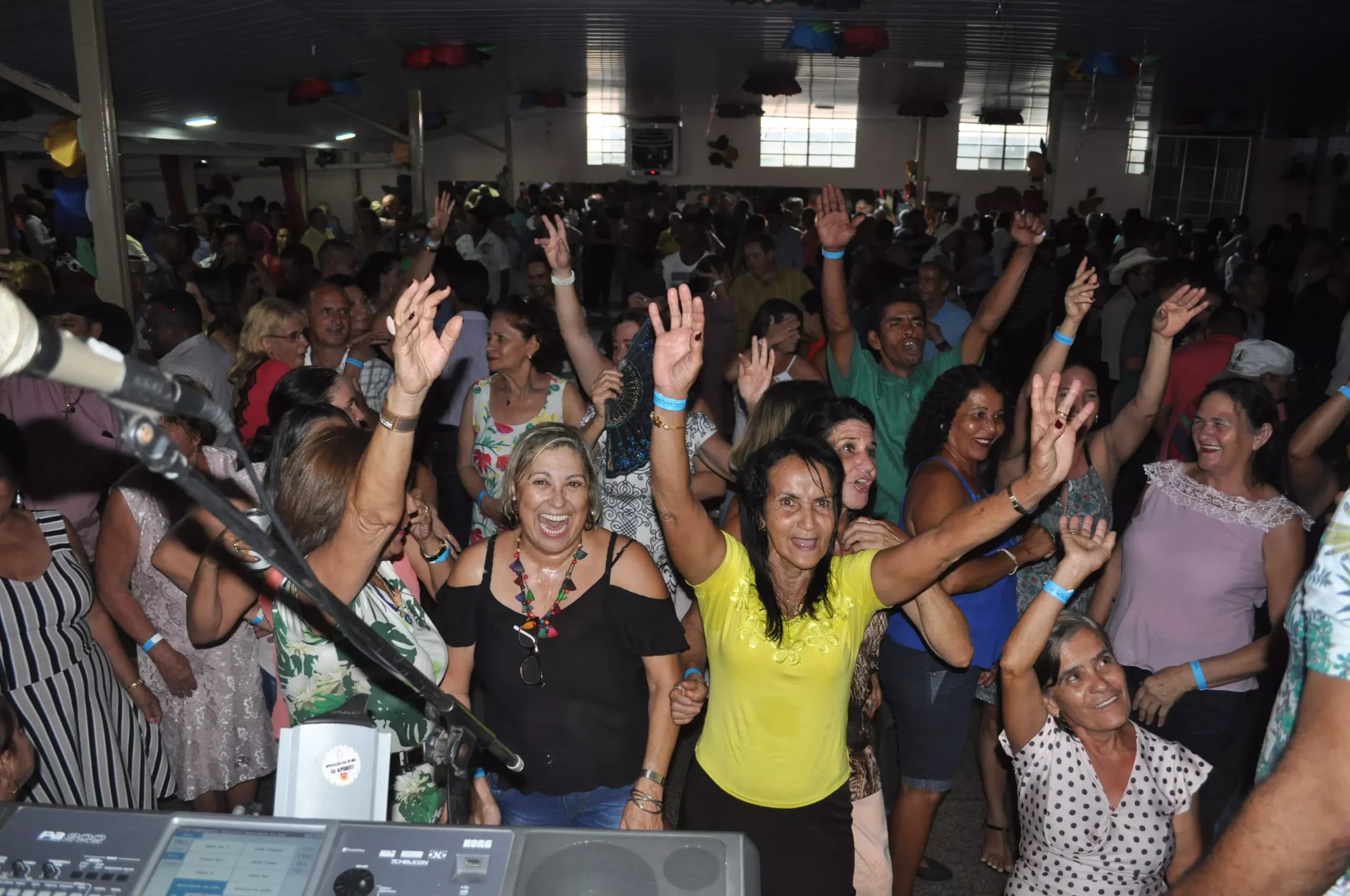 Confraternização dos idosos na Associação