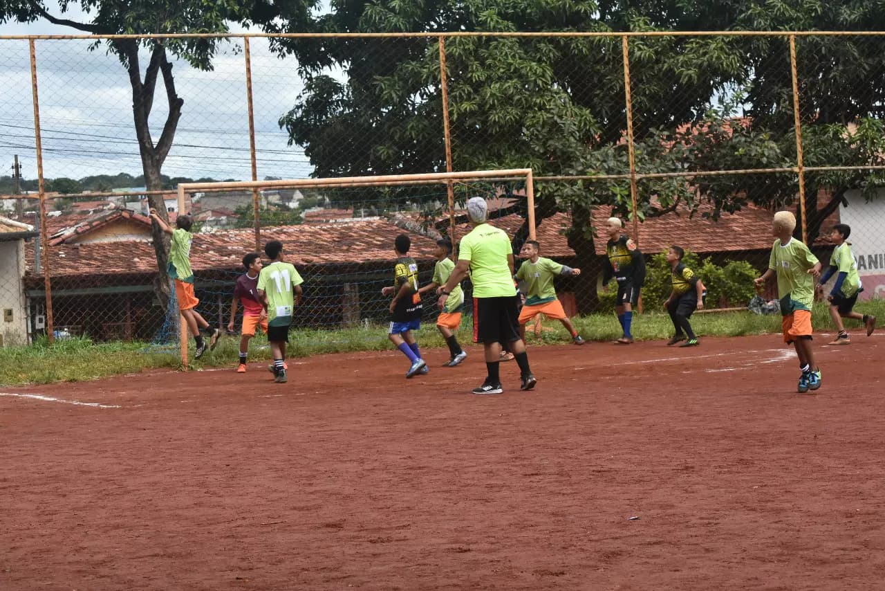 Atividades de futebol no campo